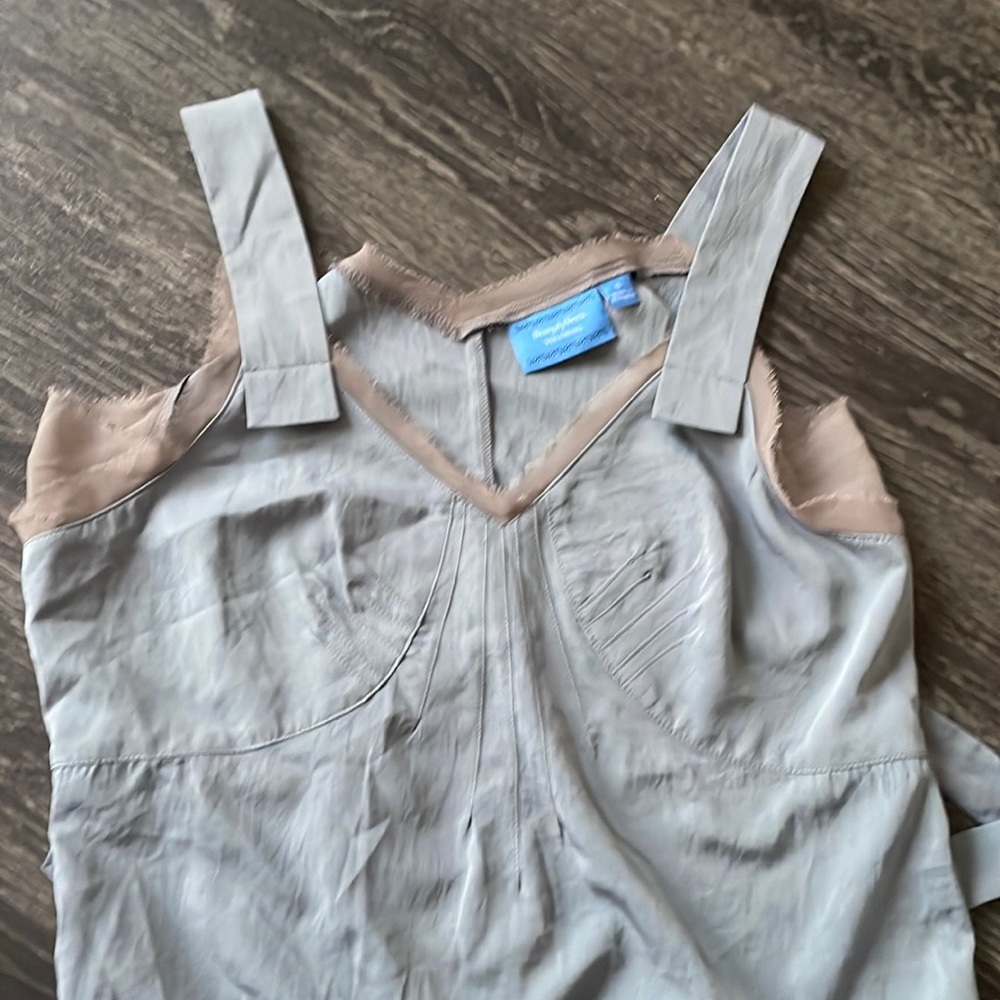 Sage & grayish tie tank